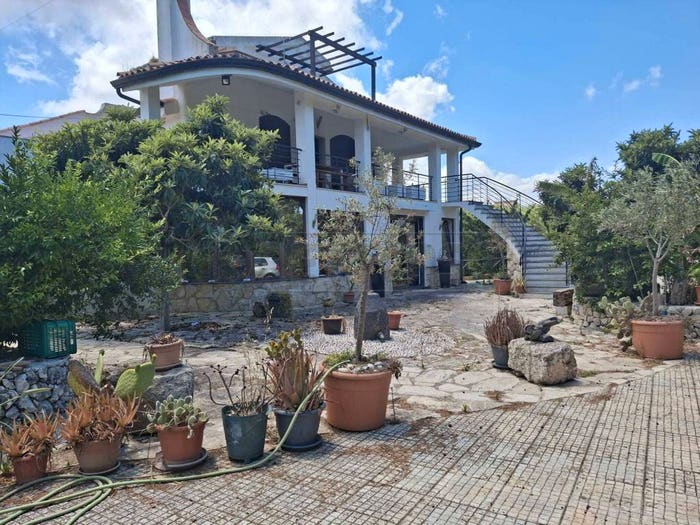 Casa con 6 locali in vendita in Strada Torre Milocca, Carrozziere Sacramento, Siracusa