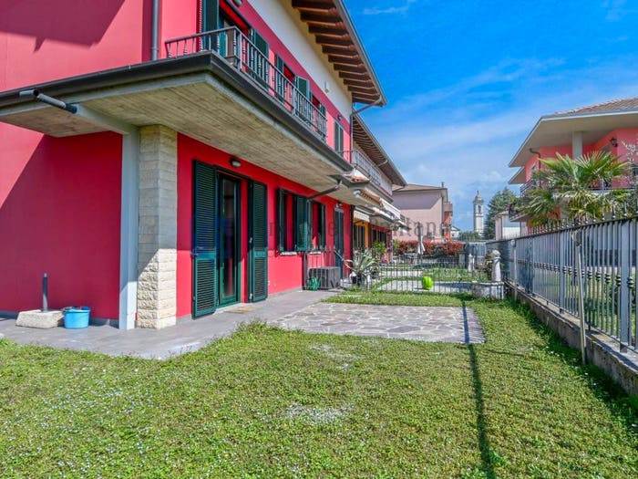 Casa quadrilocale in vendita in Via Giuseppe Garibaldi, Azzano San Paolo