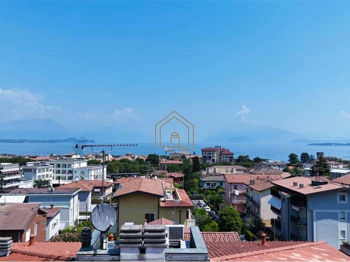 Casa trilocale in vendita in Viale cavour, Desenzano Centro, Desenzano del Garda