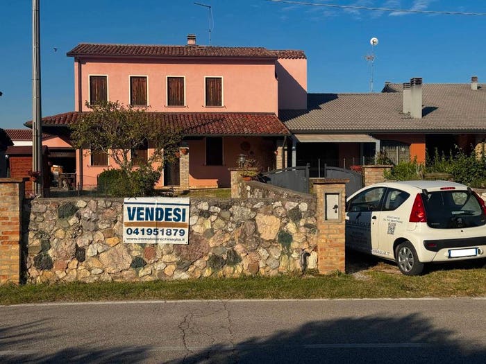 Casa quadrilocale in vendita in Via Caselle, Piove di Sacco