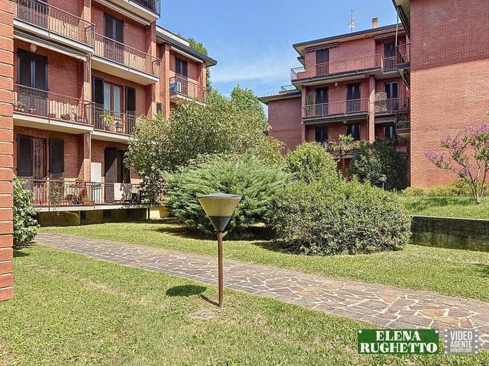 Appartamento quadrilocale in vendita in Via Monsignor Federico Colombo, Centro, Merate