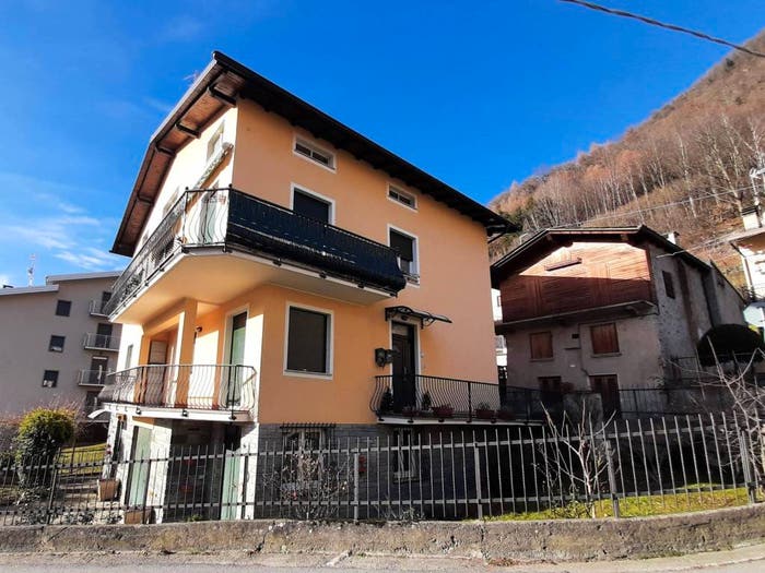 Appartamento trilocale in vendita in Via Piedo, Centro, Tresivio