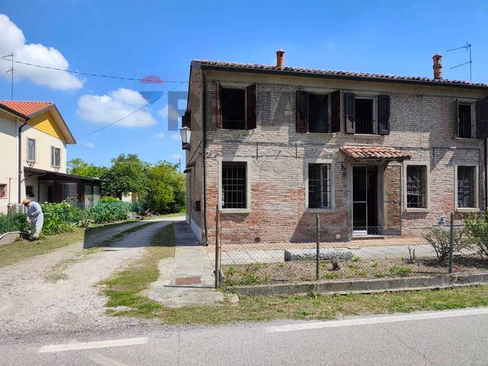 Casa con 6 locali in vendita in Via Del Vescovo, San Bartolomeo, Ferrara