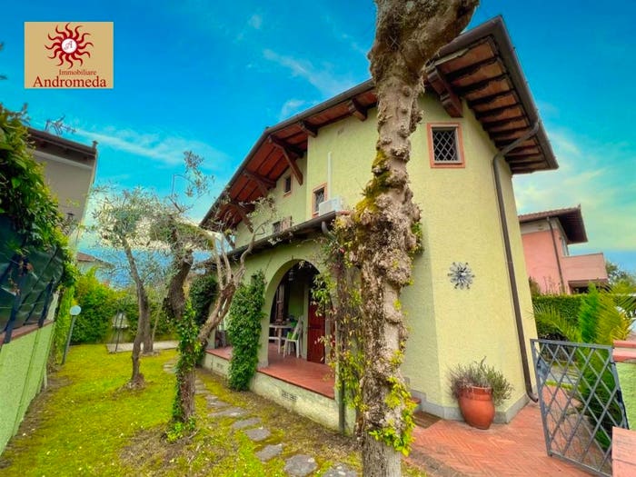 Casa con 6 locali in vendita in Via Amilcare Ponchielli, Centro, Forte dei Marmi