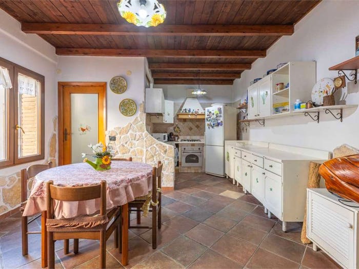 Casa con 6 locali in vendita in via Gialeto, Quartu, Quartu Sant'Elena