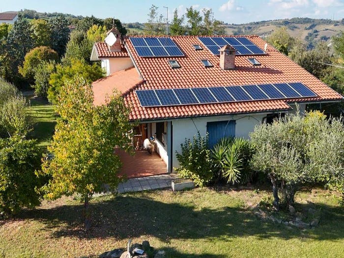 Casa con 6 locali in vendita in STRADA COMUNALE CASALBONO, Luzzena, Cesena