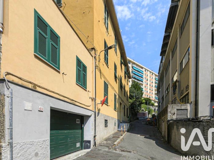 Appartamento trilocale in vendita in Via delle Rovare, San Fruttuoso, Genova