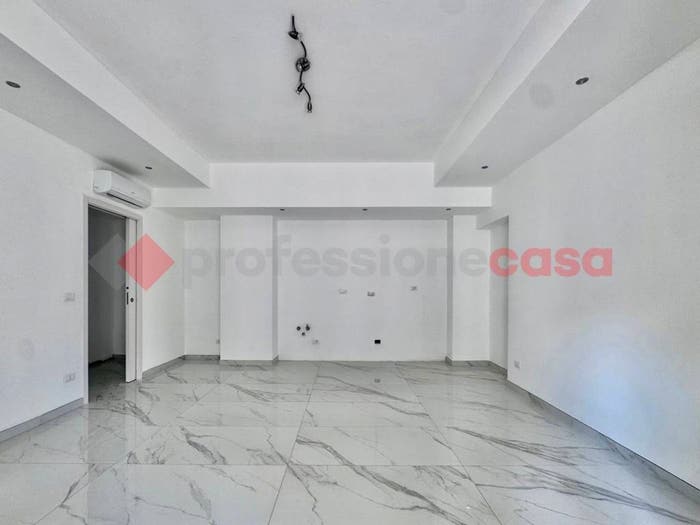 Appartamento bilocale in vendita in Via Bertarelli, Centro, Arona