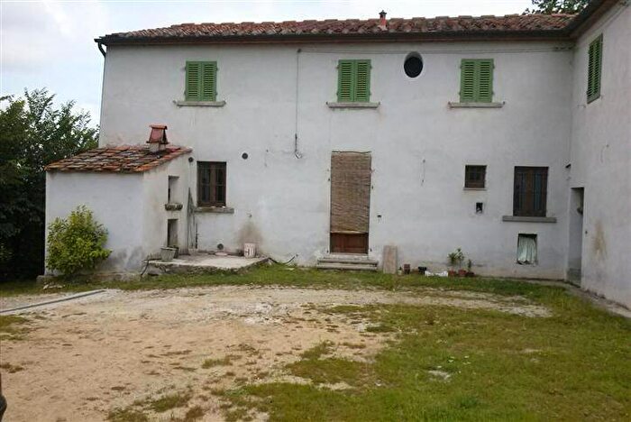 Casa con 6 locali in vendita in Centro, Quarrata