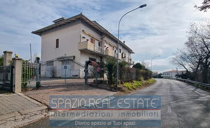 Appartamento con 5 locali in vendita in Via dei Sanniti, Atri