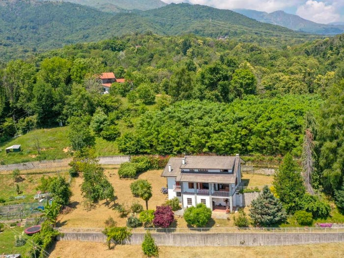 Casa con 6 locali in vendita in via luinengo cossi, Borgiallo