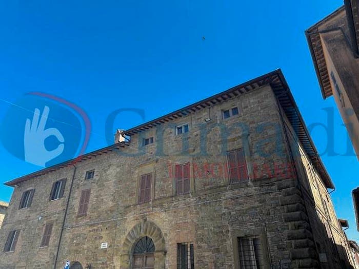 Casa con 5 locali in vendita in Piazza Camillo Benso di Cavour, Centro, Bettona