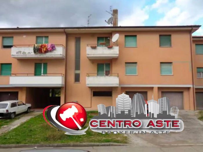 Appartamento con 6 locali in vendita in Via dei Salici Fossombrone PU Italia, Centro, Fossombrone