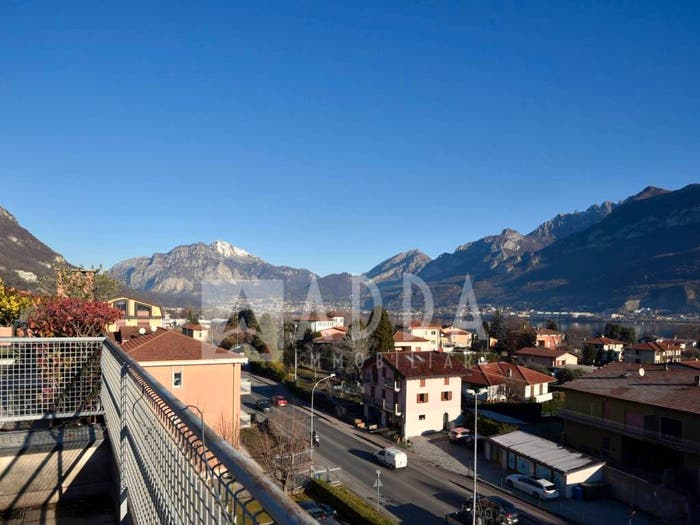 Appartamento trilocale in vendita in Via Statale, Garlate
