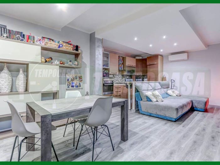 Casa trilocale in vendita in Via Unica, Centro, Porto Valtravaglia