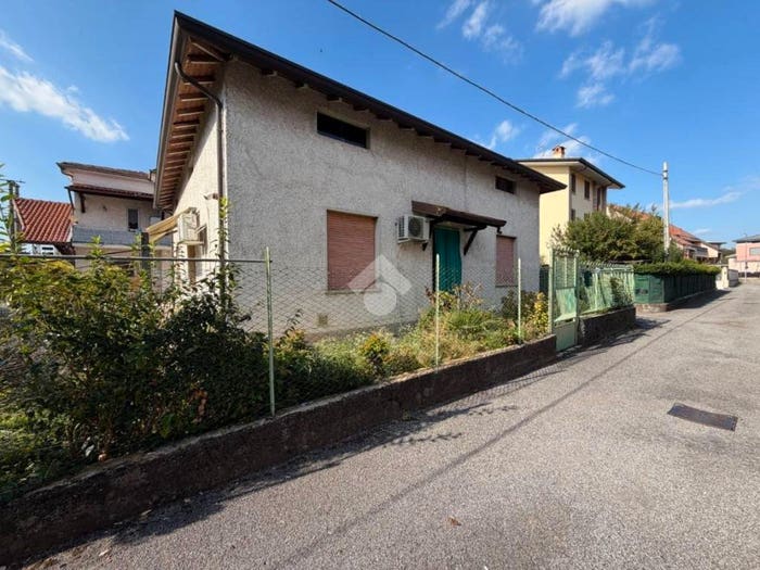Casa quadrilocale in vendita in via, Osio Sopra