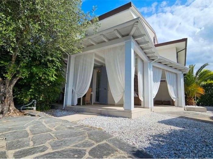 Casa con 6 locali in vendita in via provinciale, Caranna, Forte dei Marmi
