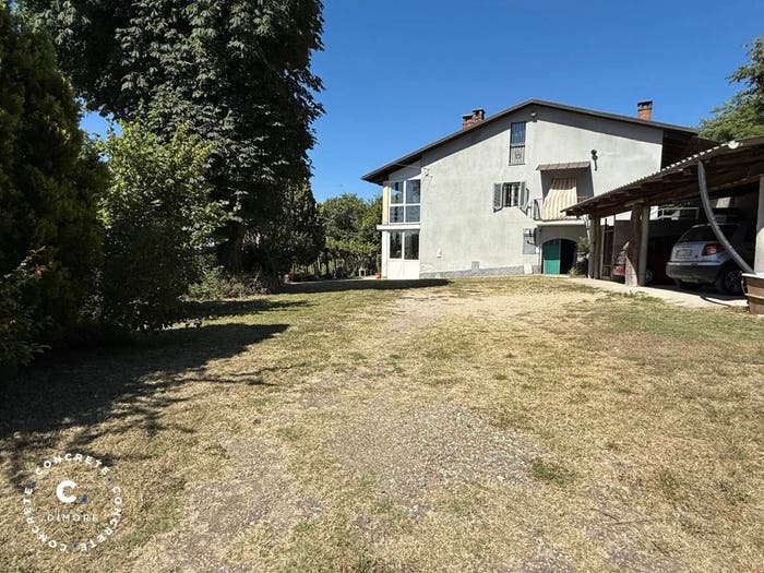 Casa con 6 locali in vendita in Località Vezzolano, Centro, Albugnano