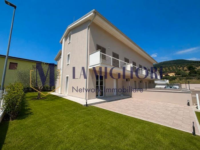 Casa con 5 locali in vendita in via risorgimento, Centro, Montale