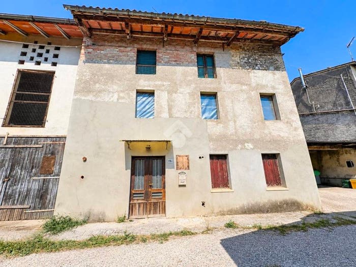 Casa quadrilocale in vendita in Via Roma, Centro, Flaibano