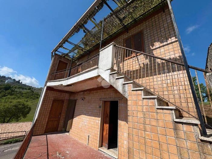 Casa trilocale in vendita in Via Le Poste, Monte San Giovanni Campano