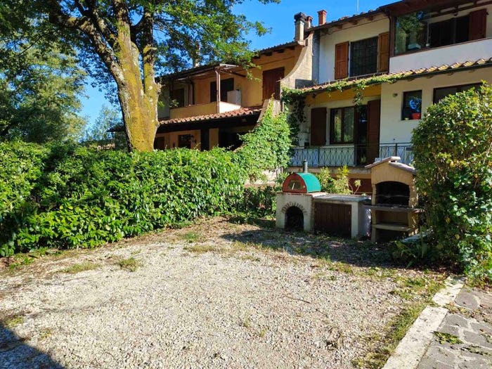 Appartamento con 5 locali in vendita in Piazza Demidoff, Vaglia