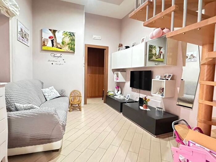 Appartamento con 6 locali in vendita in Via Vincenzo De Simone, Roccarainola