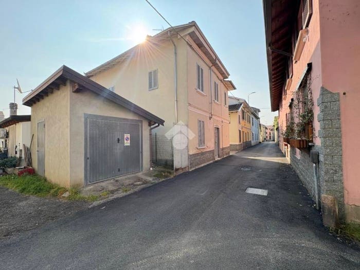 Casa con 5 locali in vendita in Via Zuleika Beretta, Centro, Cassolnovo