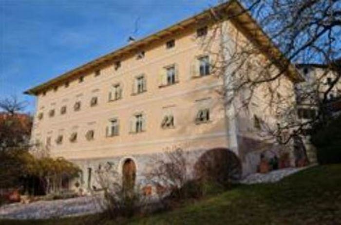 Casa con 6 locali in vendita in Piazza Bertagnolli, Ronzone