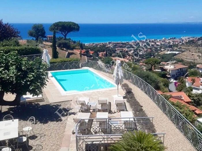 Casa con 6 locali in vendita in Via Iride, Zona Collinare, Bordighera