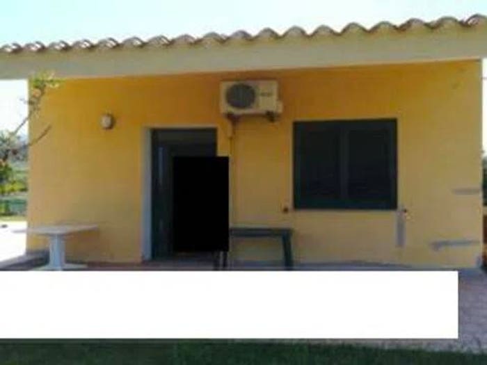 Casa con 6 locali in vendita in Loc Muntiggiu Brussjatu E Li Parisi Doddastru No Number, Badesi