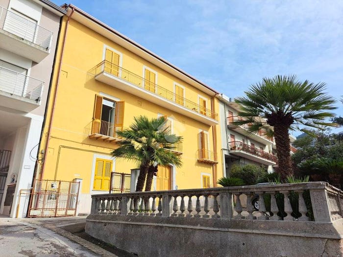 Casa con 6 locali in vendita in Via Maggiore, Centro, Baronissi