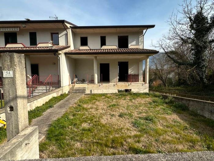 Casa con 5 locali in vendita in Via Santa Candida Ortali, San Michele di Serino