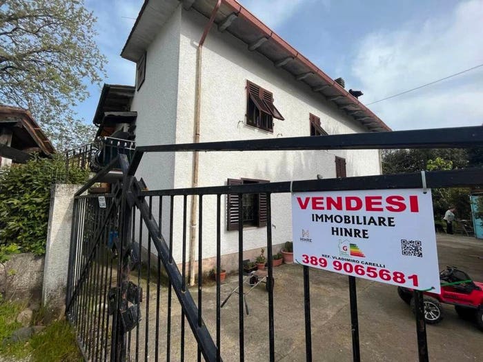 Casa con 6 locali in vendita in Montecarlo