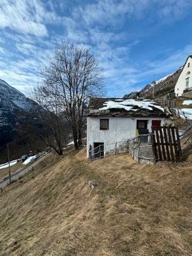 Casa trilocale in vendita in Frazione Bugliaga, Trasquera