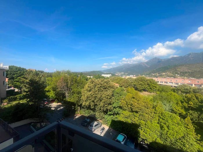 Appartamento trilocale in vendita in Pineta, Arenzano