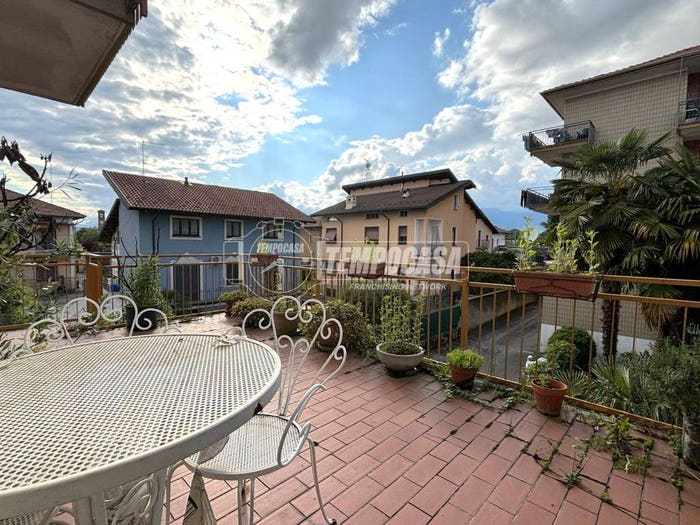 Appartamento con 5 locali in vendita in Via Roma, Gaglianico