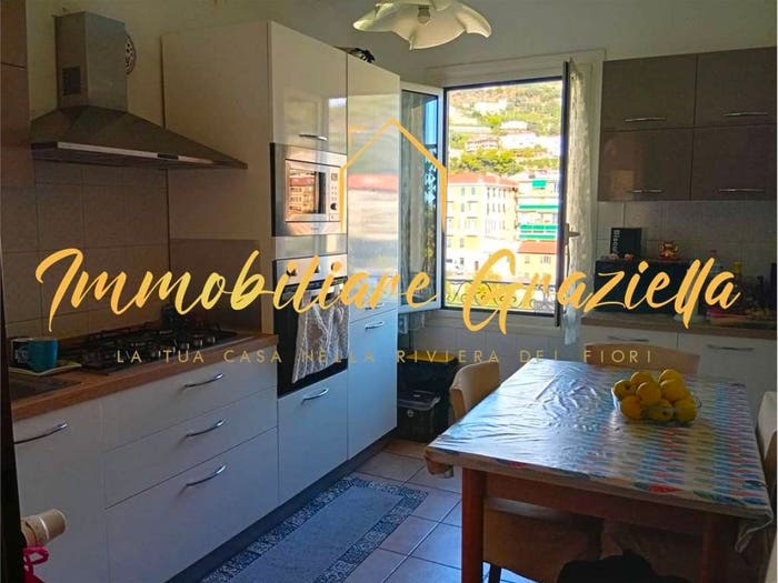 Appartamento trilocale in vendita in Centro Storico, Ventimiglia