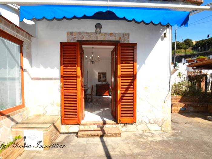 Casa con 6 locali in vendita in Via Regina Margherita, Centro, Massa Lubrense