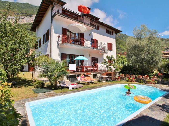 Appartamento con 6 locali in vendita in Via Riale, Azzano, Tremezzina