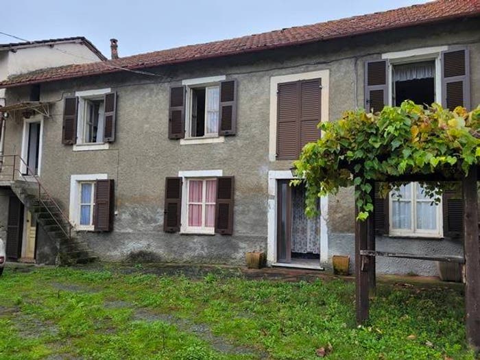 Casa con 6 locali in vendita in Via Dogli, Mioglia