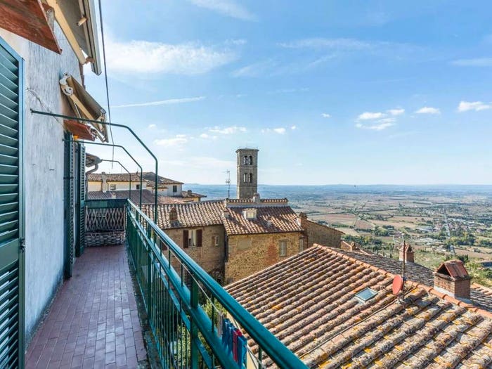 Appartamento con 6 locali in vendita in Via Dardano No Number, Centro, Cortona