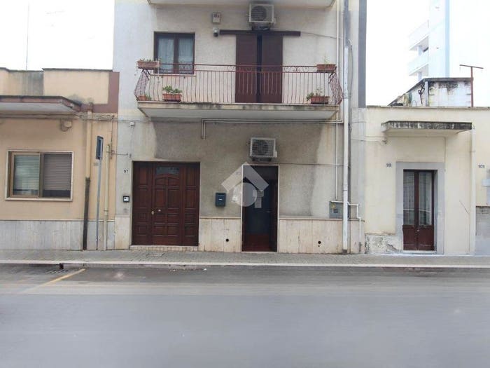 Casa quadrilocale in vendita in Via Cappuccini, Cappuccini, Brindisi
