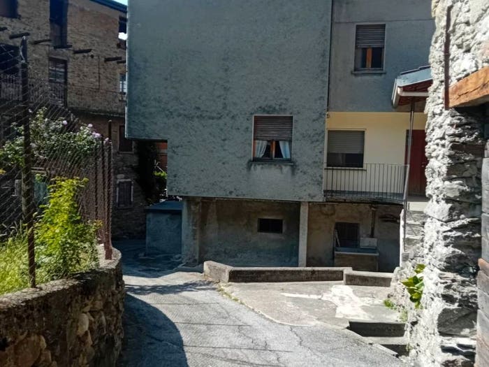 Casa quadrilocale in vendita in Piazza Pusterla, Centro, Mello