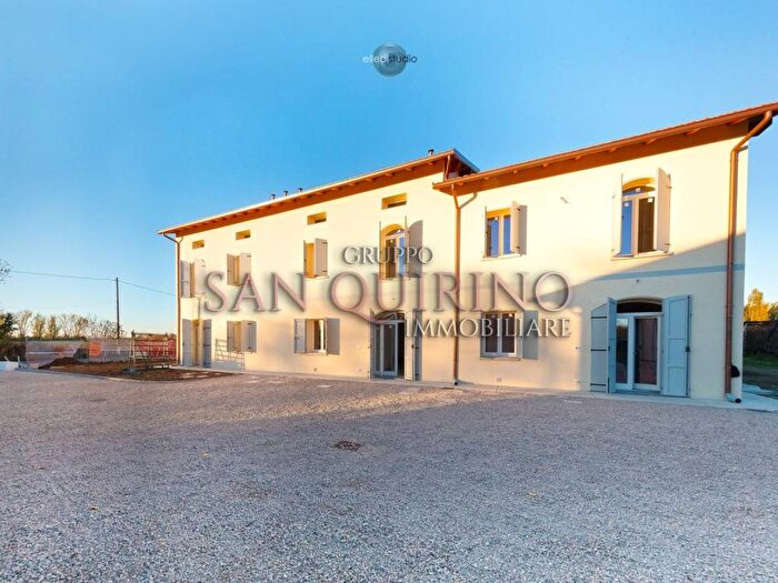 Casa quadrilocale in vendita in Via sant'Antonio, Sant'antonio In Mercadello, Novi di Modena