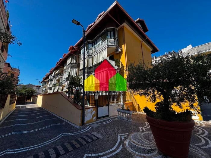 Casa trilocale in vendita in Via Gian Domenico Romagnosi, Giardini Oasi Sacro Cuore, Giugliano in Campania