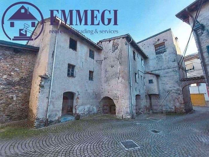 Appartamento con 6 locali in vendita in Via G Bazzano, Centro, Mallare
