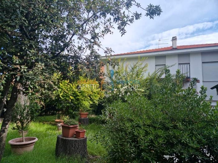 Casa con 6 locali in vendita in Viale XX Settembre, Avenza, Carrara