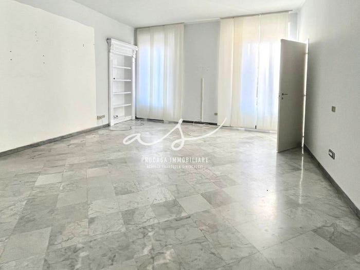 Appartamento con 6 locali in vendita in Piazza Mentana, Centro Storico, La Spezia