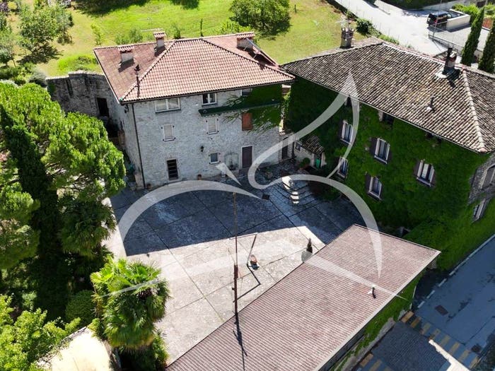 Casa con 6 locali in vendita in Via Lagolo, Lasino, Madruzzo